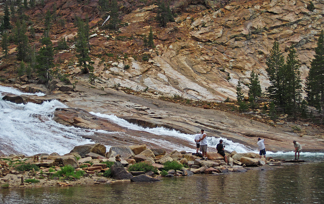 Fishermen on the Tuolumne River (0156)