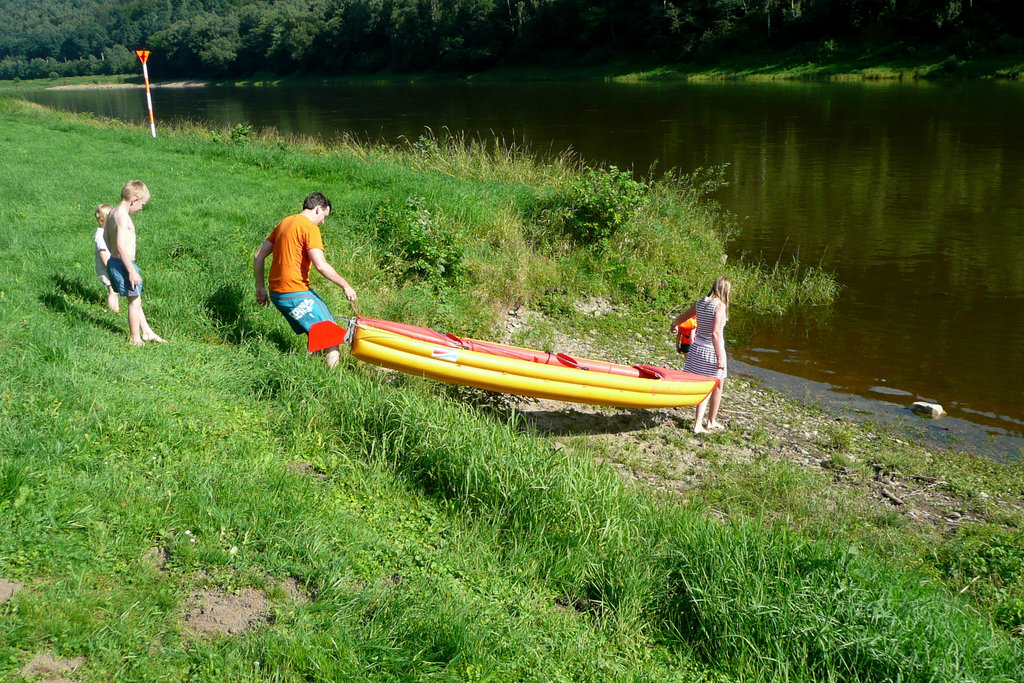 Zu Wasser lassen