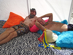 Steffen & Barry Relax (0421)