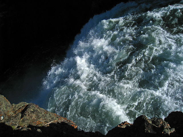 Upper Falls On The Yellowstone River (4192)