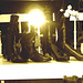 Vitrine et banc podoérotique / Bench footwears window display.   Copenhague  / Copenhagen.  26-10-2008 -  Sepia explosif