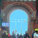 Fenêtre aveuglante dans la gare /  Blinding train station window -  Copenhagen.  26-10-2008 - Postérisation avec fenêtre bleue.