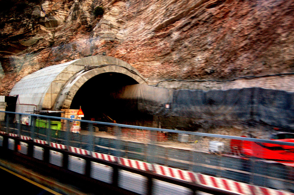 Tunelo - Tunnel