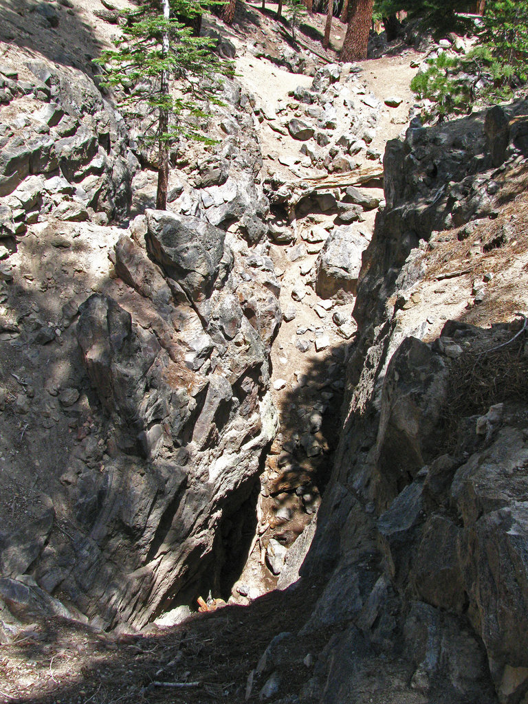 Seismic Chasm (0546)