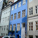 Façade bleutée / Bluish facade / Fachada azul.