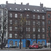 Le camion rouge NNC et la façade bleue /  NNC red truck & blue façade.  Copenhague.  20-10-2008