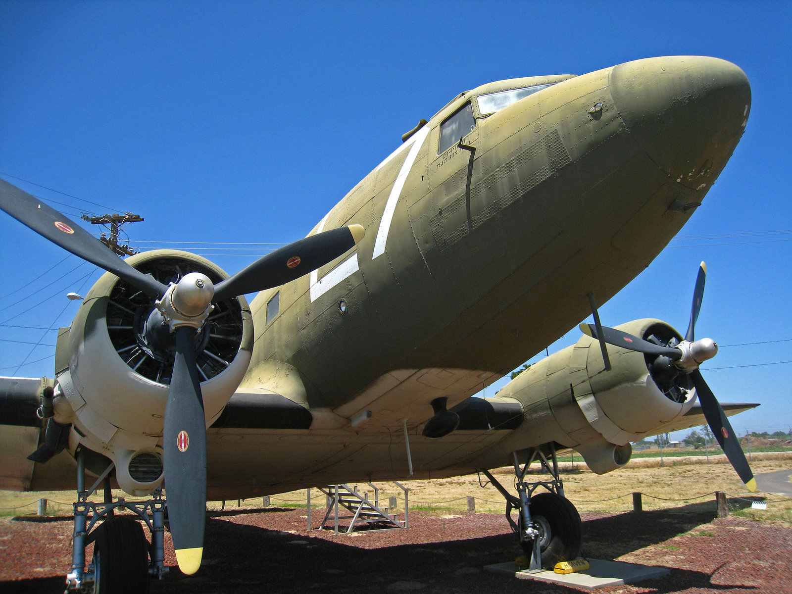 Douglas C-47 Skytrain (3048)