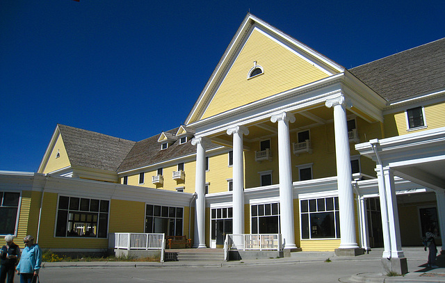 Lake Yellowstone Hotel (4124)