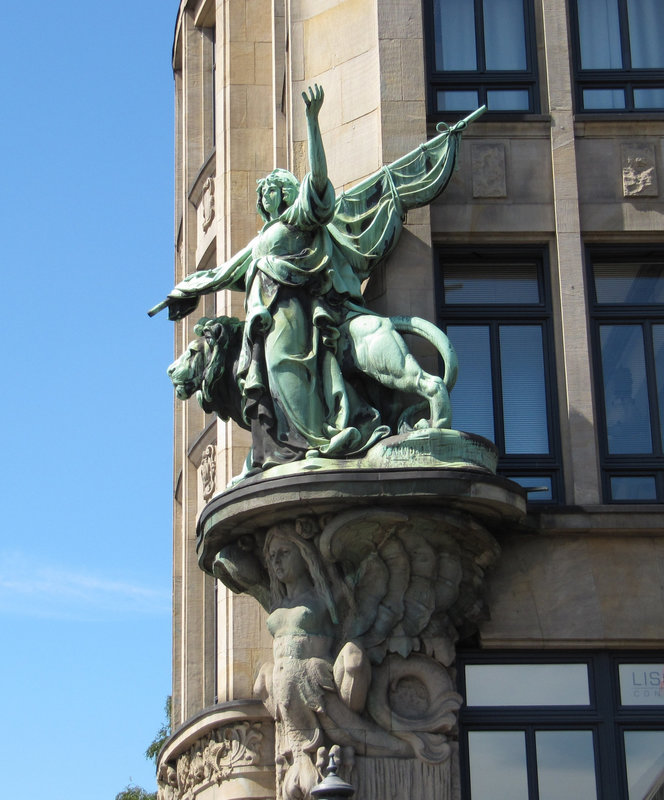 Skulptur am Seefahrerhaus