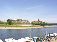 2003-05-04 08 Dresdeno, centro-promenado