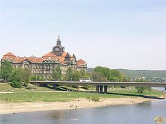 2003-05-04 09 Dresdeno, centro-promenado