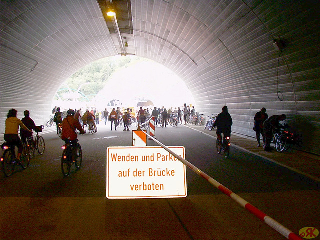 2004-09-12 29 A17 - im Tunnel Coschütz, Westausgang