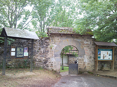 Entrada al santuario de la Virgen de Muskilda (Navarra)