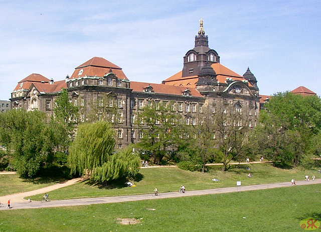 2003-05-04 50 Dresdeno, centro-promenado