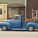 Camion bleu d'antan modifié  / Hot rod blue truck -  Brighton.  Vermont.  USA  /  États-Unis.    23 mai 2009