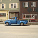 Camion bleu d'antan modifié  / Hot rod blue truck -  Brighton.  Vermont.  USA  /  États-Unis.    23 mai 2009