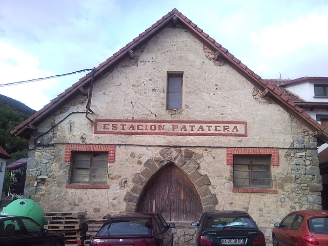 Ochagavía (Navarra): curiosa estación.