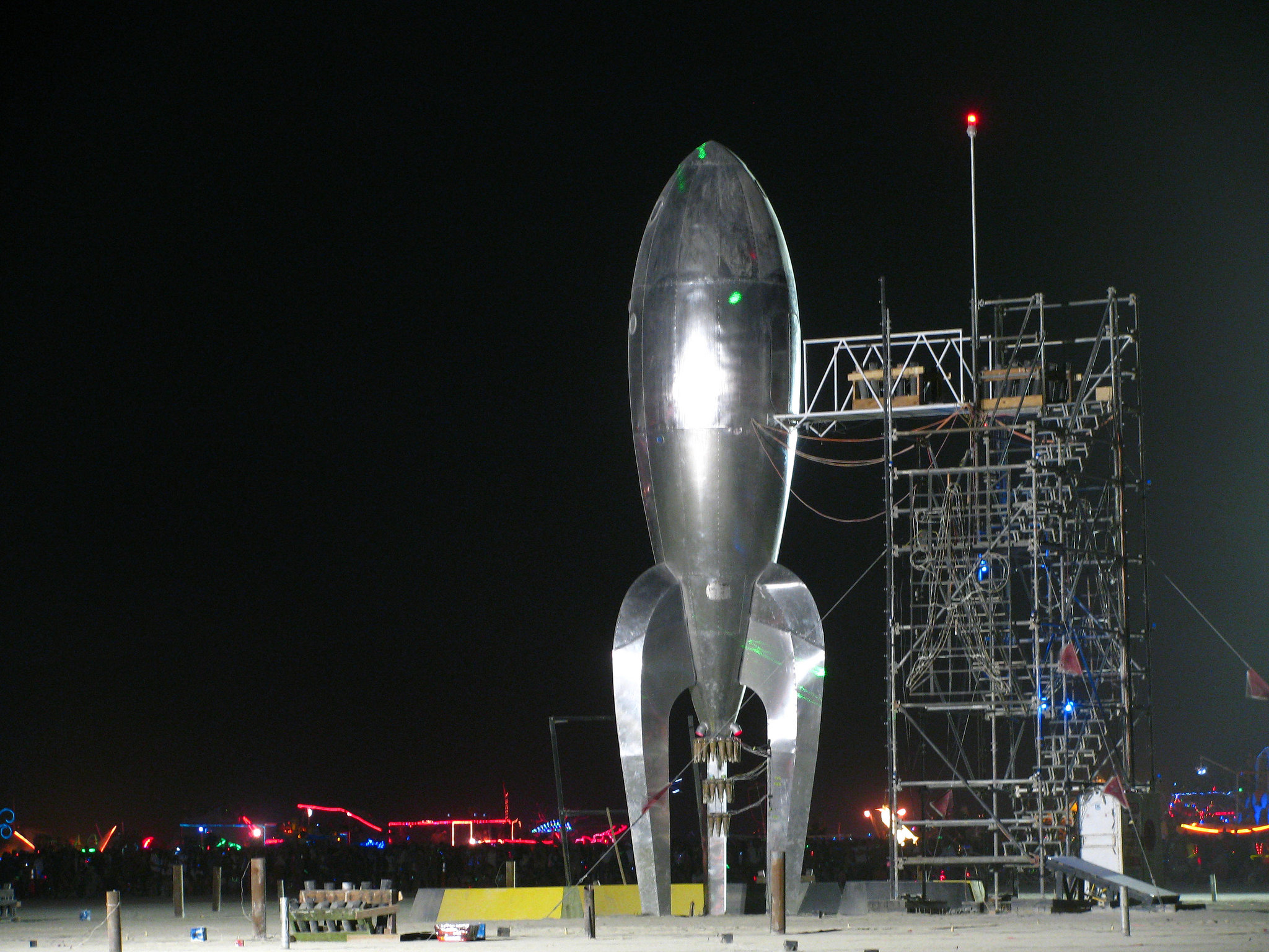 Raygun Gothic Rocketship (1479)