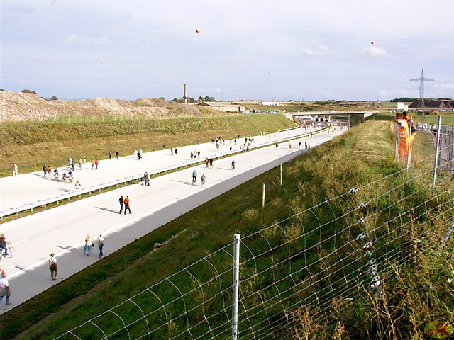 2004-09-12 80 A17 - von Brücke Saalhausener Str.