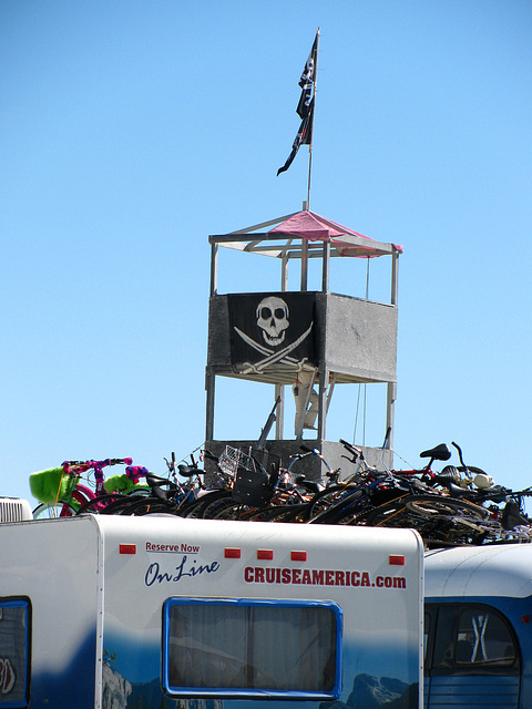 Jolly Roger Birdnest at the entrance to Black Rock City (0902)