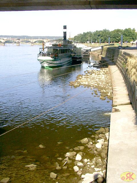 2003-08-18 30 malalta Elbo - Niedrigwasser