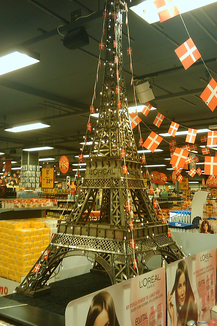 Eiffel tower with Danish flags used as an ad for shampoo ...