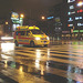 Ambulance de nuit sous la pluie / Version éclaircie