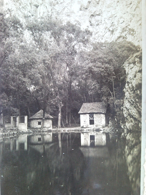 Lago del espejo. Monasterio de Piedra (Zaragoza). 1.949