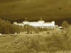 Mount Washington Hotel  /  New Hampshire state /  USA - États-Unis.  Octobre 2009 - Sepia