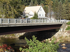 Pont et rivière /  Bridge and river  - Bartlett,  New Hampshire ( NH ) USA  - 10-10-2009