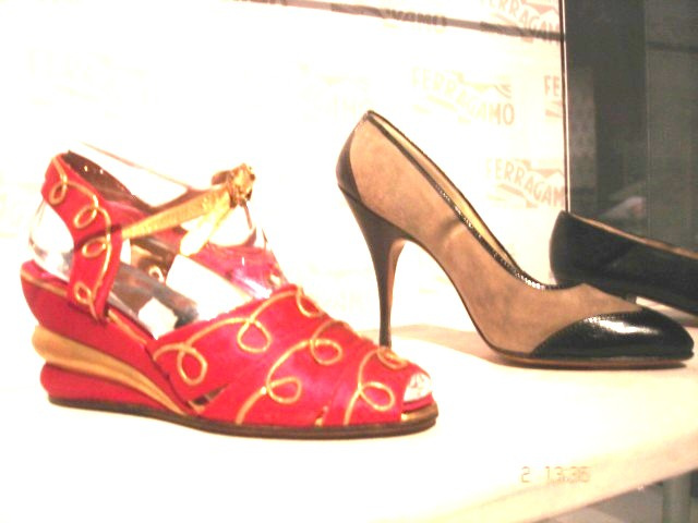 Bata shoe museum /  Ferragamo - Toronto, CANADA. novembre 2005