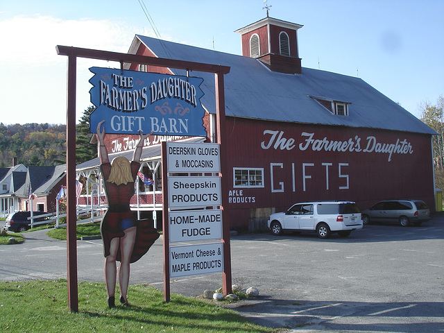 Farmer daughter gift barn /  St-Johnsbury, Vermont USA. 12-10-2009