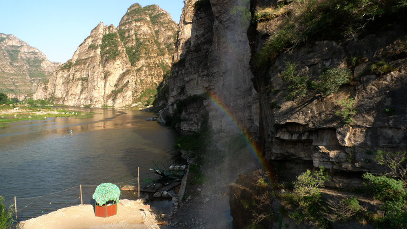 Artificial waterfall