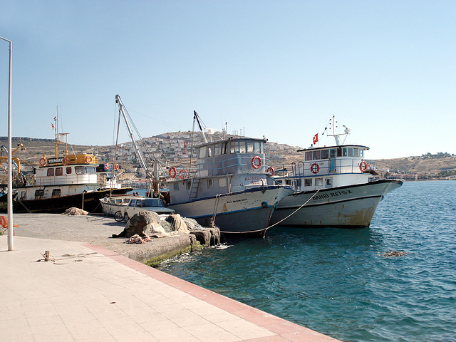 Eski Foca, großer Hafen