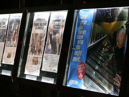 61.TodaysFrontPages.Newseum.WDC.5nov08