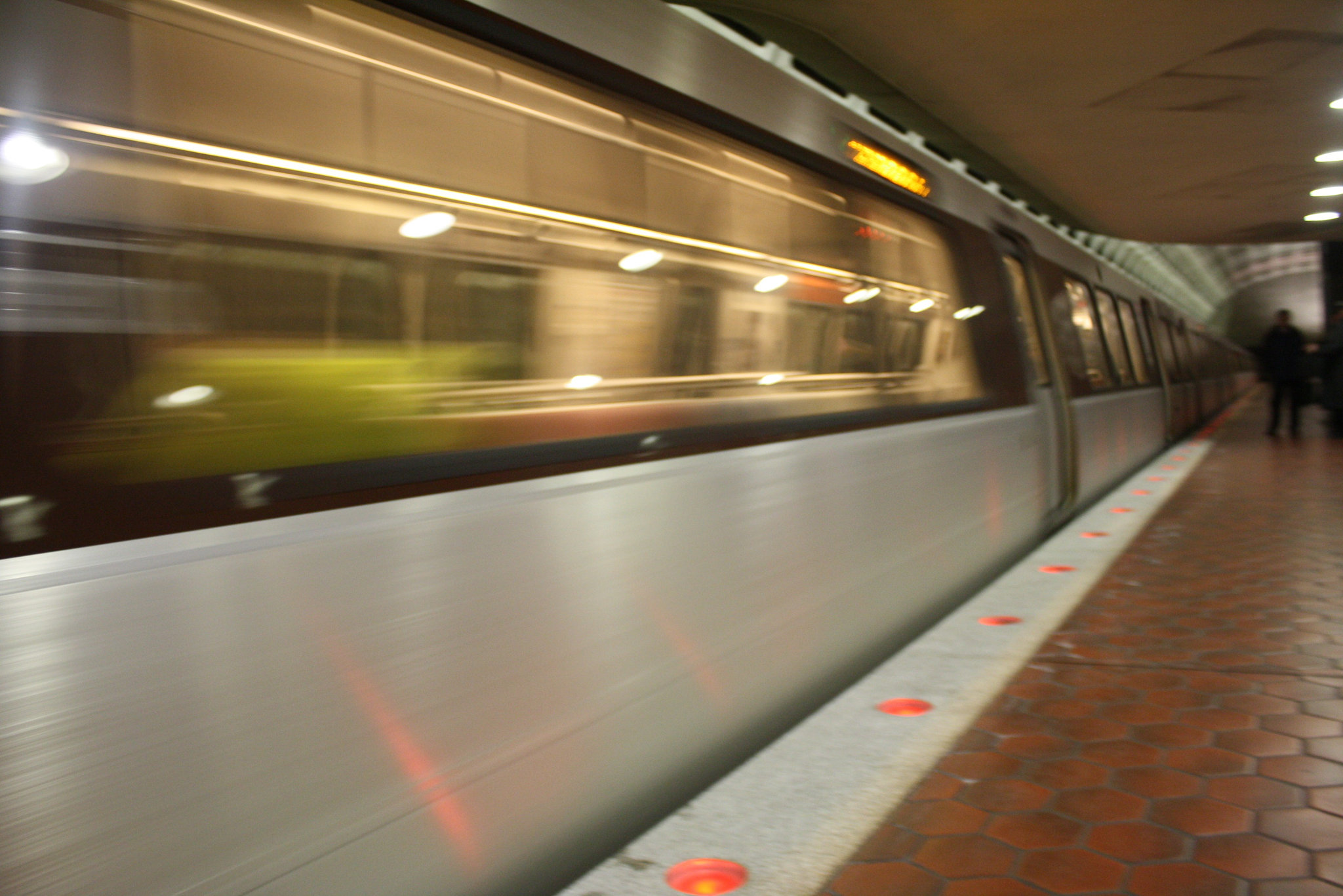 04.WMATA.WaterfrontSEU.4M.SW.WDC.7January2010