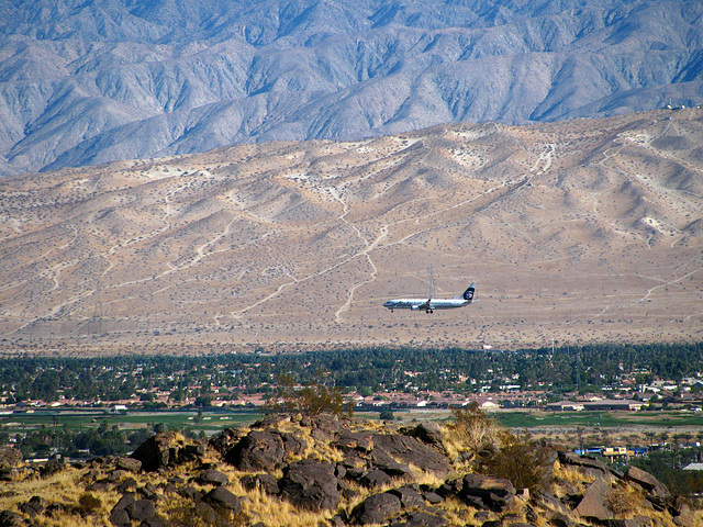 Airplane Approaching PSP (1826)