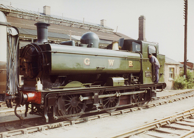 GWR 0-6-0PT Pannier Tank Engine no. 5738