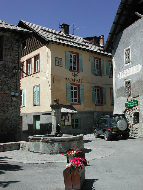 VILLAGE DU MIDI DE LA FRANCE