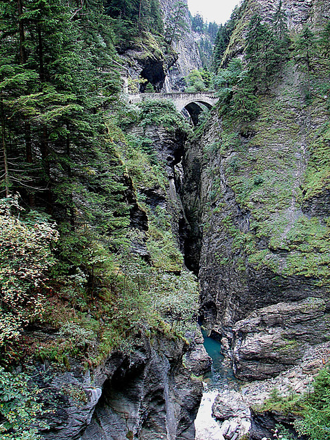 20050910 001DSCw [CH] Via Mala, 8 Kilometer langen Wegabschnitt entlang des HINTERRHEINs zwischen Thusis und Zillis-Reischen, Graubünden