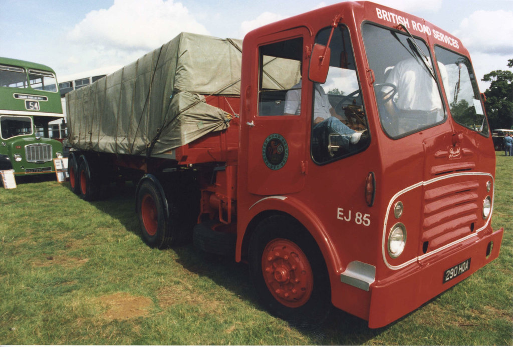 Bristol Flatbed Lorry 590HOA (British Road Services)