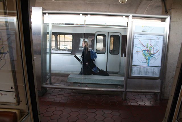 10.WMATA1.YellowLine.RRWNA.AlexandriaVA.7January2010