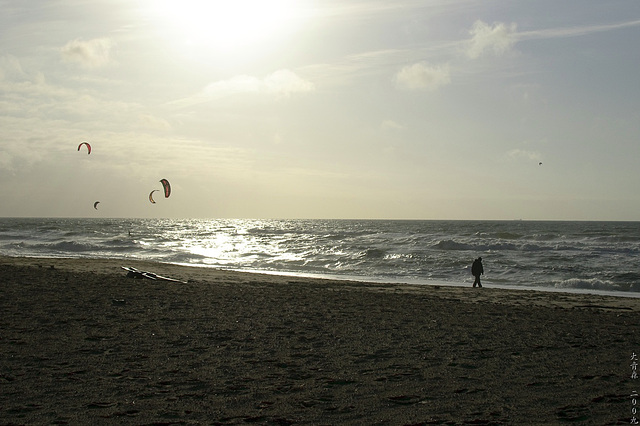 Kitesurfing