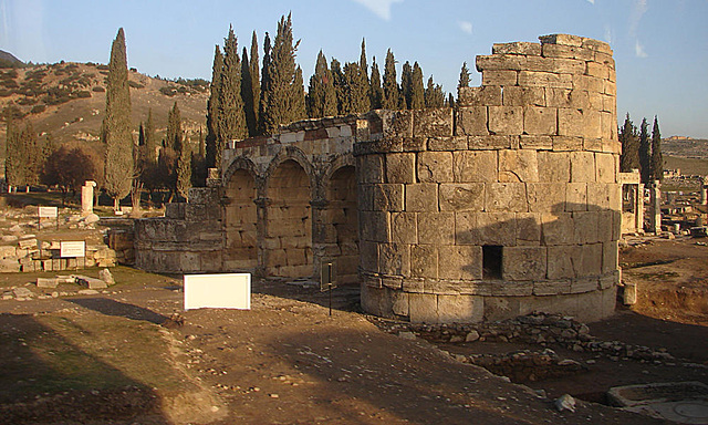 20060130 039DSCw [TR] Hierapolis