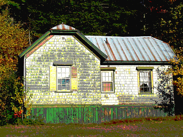 American house / Maison américaine -  Conway, New Hampshire ( NH ).  10 octobre 2009 -  Postérisation