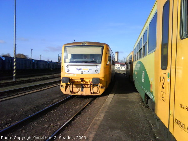 CD #814223-4 at Nadrazi Kladno, Kladno, Bohemia (CZ), 2009