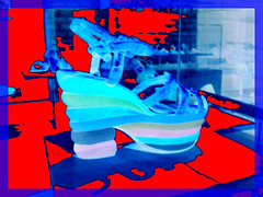 Bata shoe museum  / Toronto, CANADA.  2 novembre 2005  - Négatif photofiltré