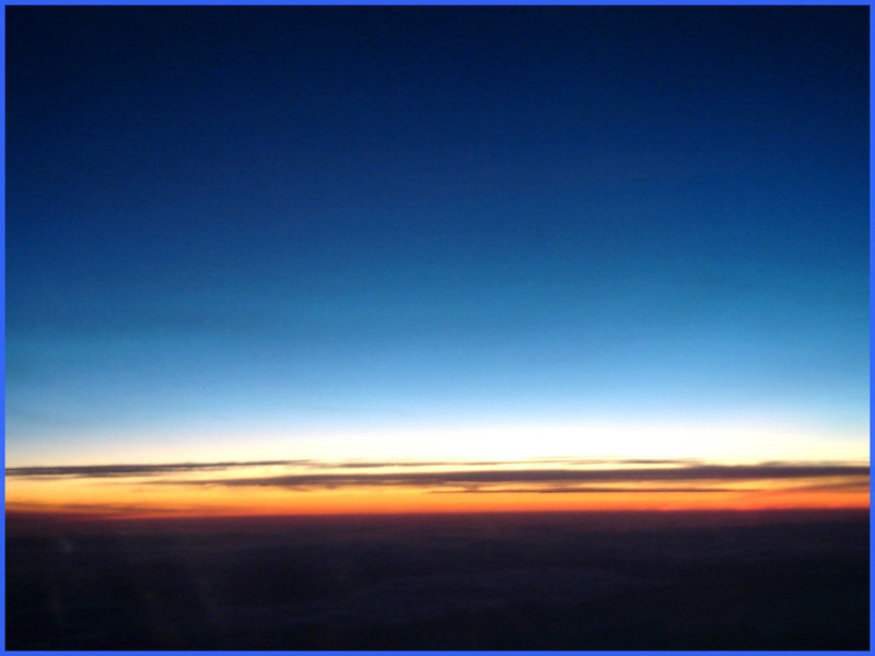 Sky colours / Couleurs aériennes -  Vol / Flight Amsterdam / Montréal .  Au départ /  Takeoff -  12 Nov 2007