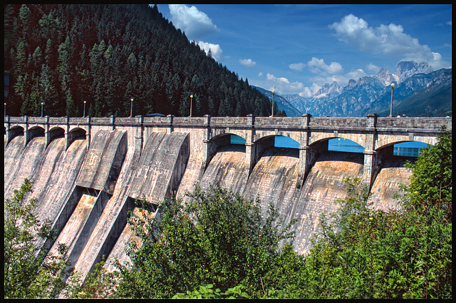 flood spillway