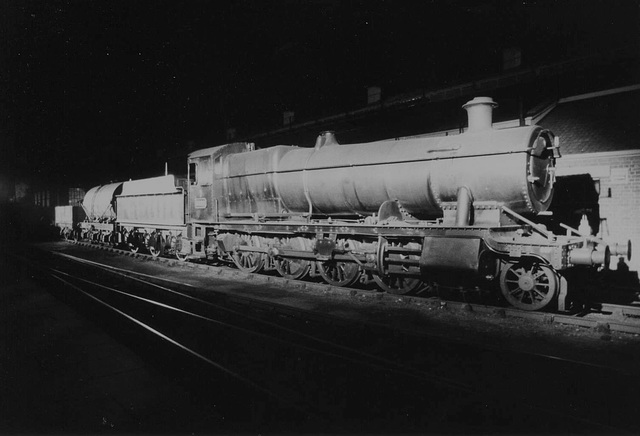 Night Scene at Didcot- 2-8-0 Freight Locomotive no. 3822